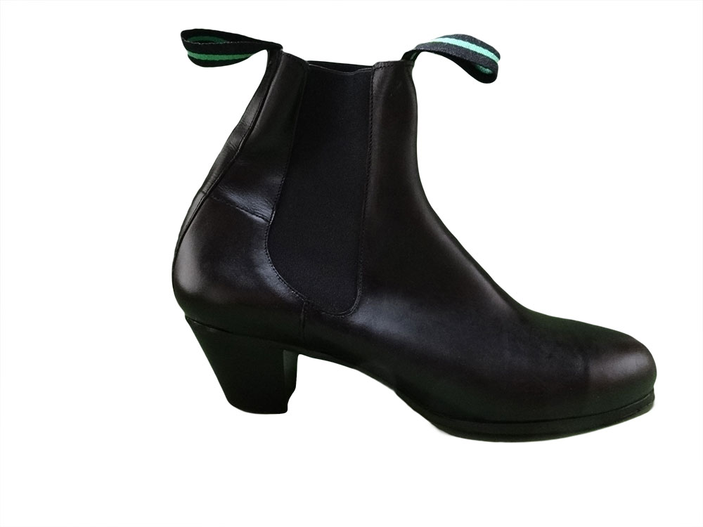 Botin para el baile de Flamenco negro